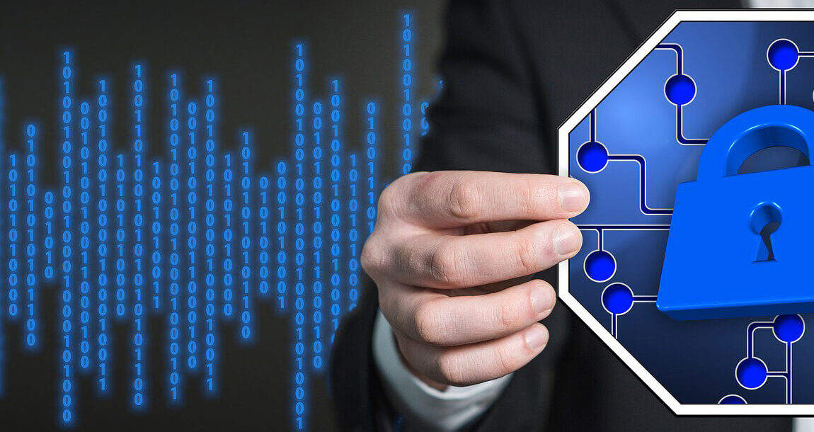 Hand met slot en online verbindingen