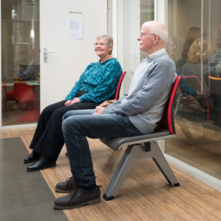wachtkamer gezondheidscentrum twee personen