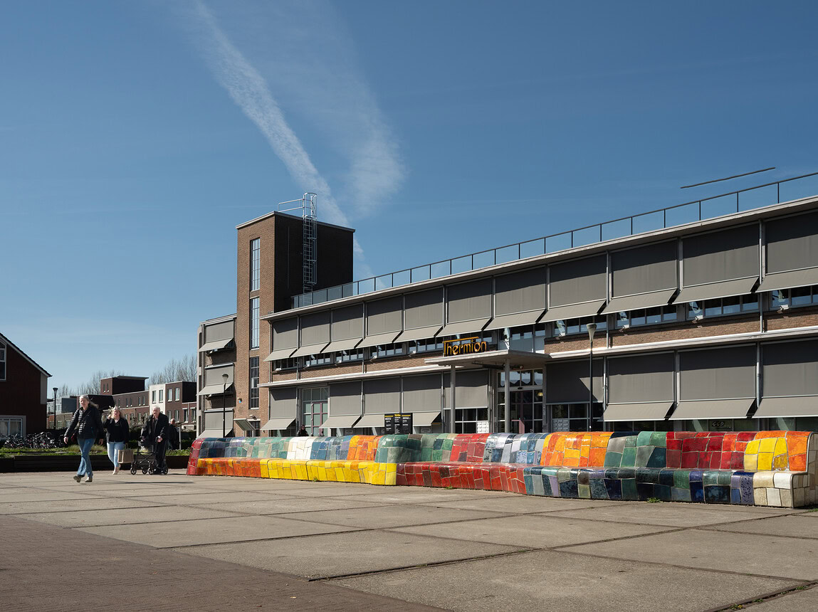 Buitenzijde gebouw Thermion, gezondheidscentrum