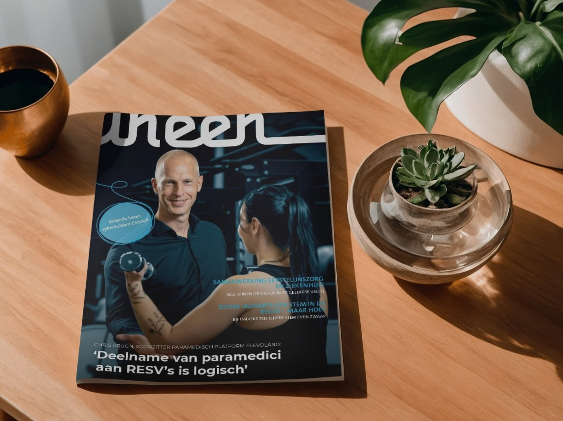 InEen Magazine ligt op een tafel
